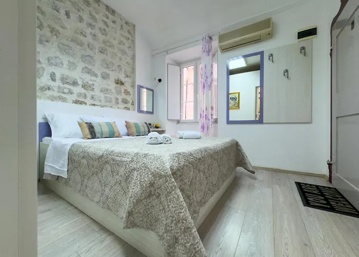 Cozy Studio Lucic 1 I 2